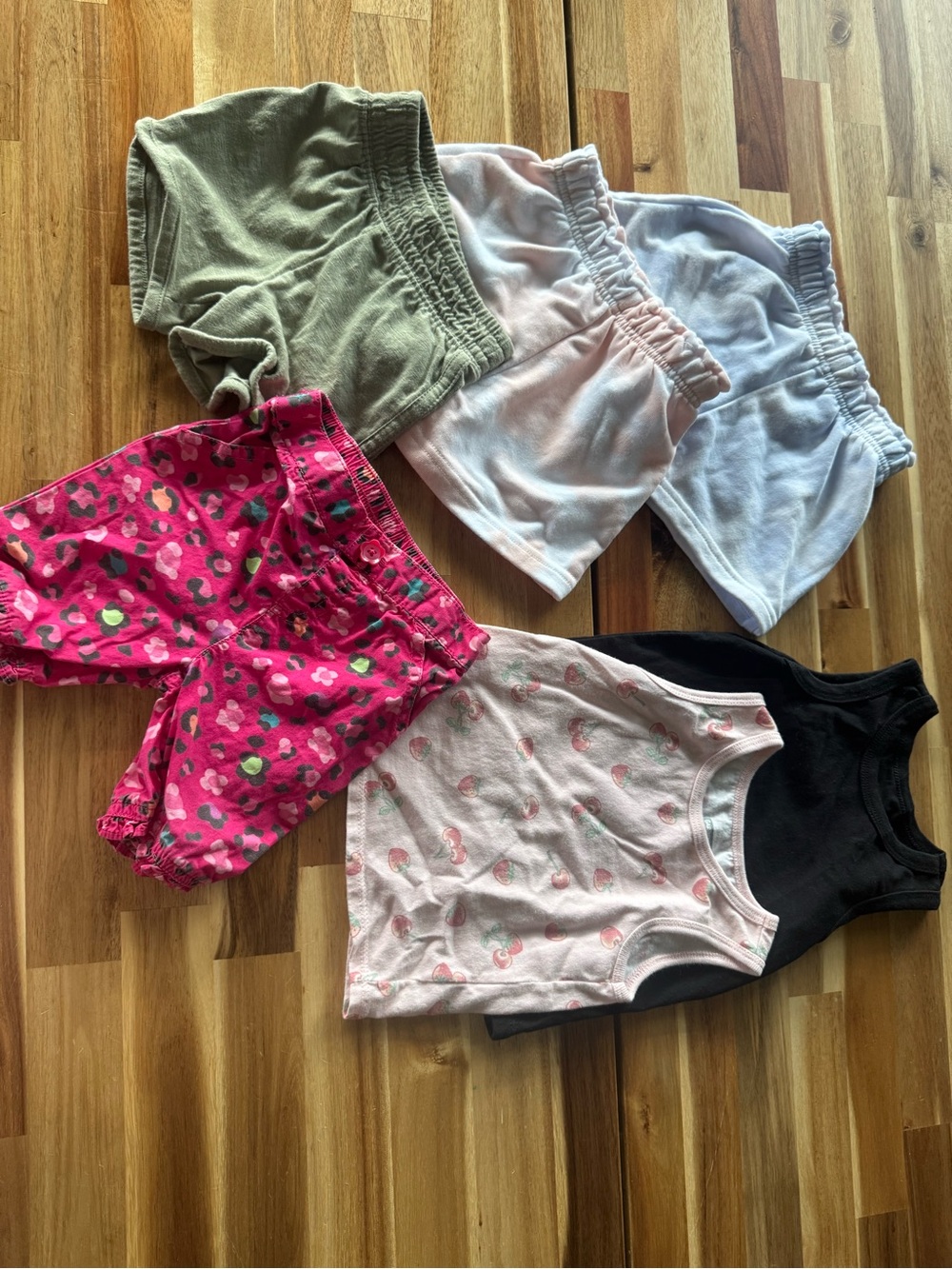 18 Month Girls Summer Bundle! Jumping Beans and other Brands! 6 pieces!